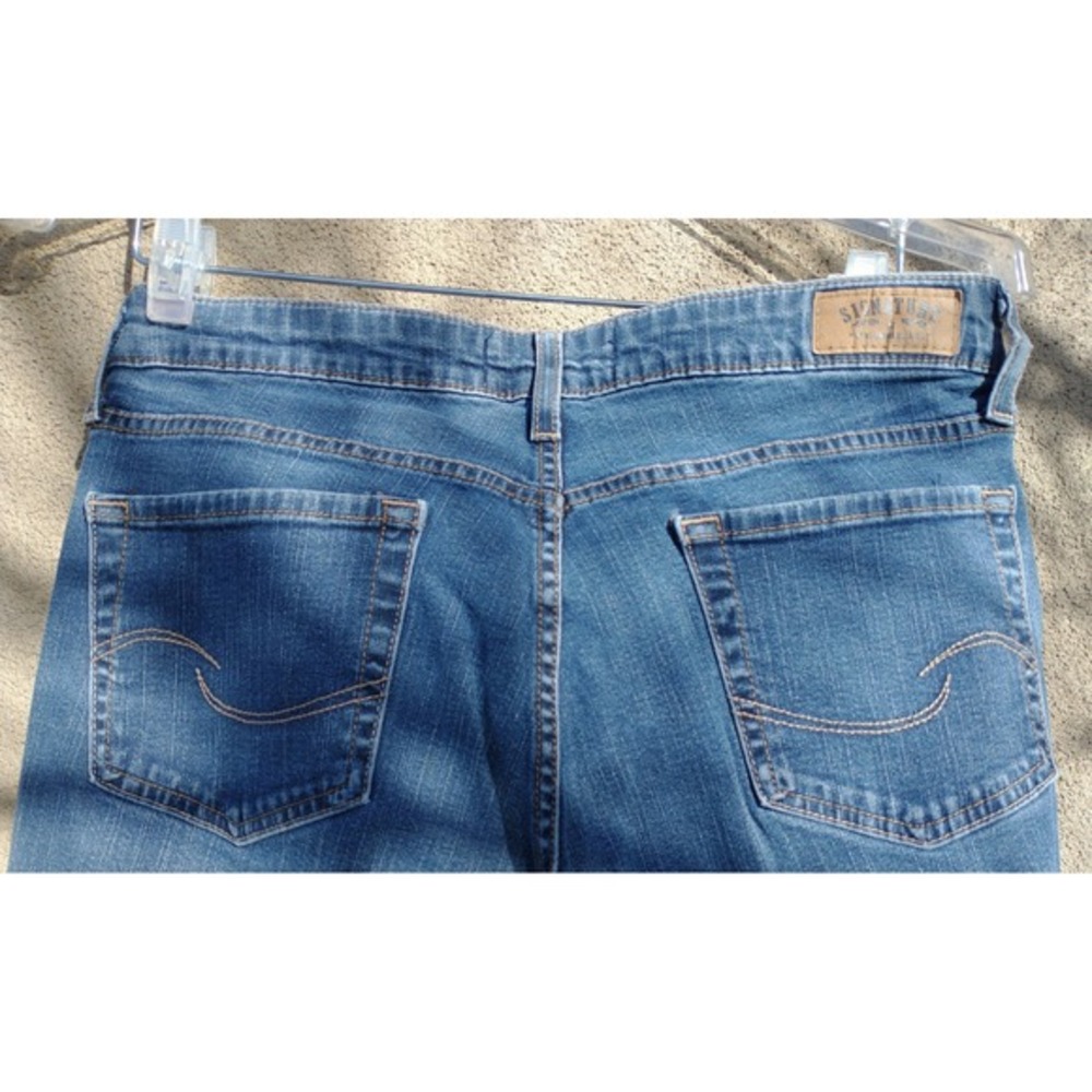 Signature Levi Strauss & Co. Womens Mid Rise Straight Jeans Medium Wash 10 Long